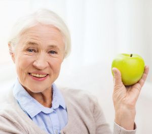 Как сохранить здоровые зубы в пожилом возрасте